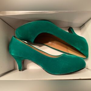 Jessi Kelly Emerald Green velour velvet pinup kitten heel size 38 pump prom